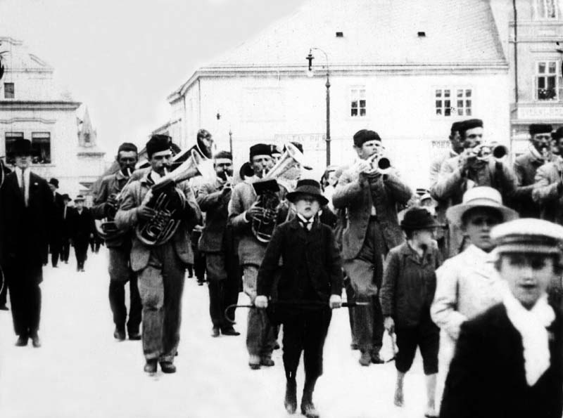Public exercise of gym unit Sokol in Česká Brod on June 10, 1910 to celebrate 40 years of duration with the participation of surrounding units - Picture 3