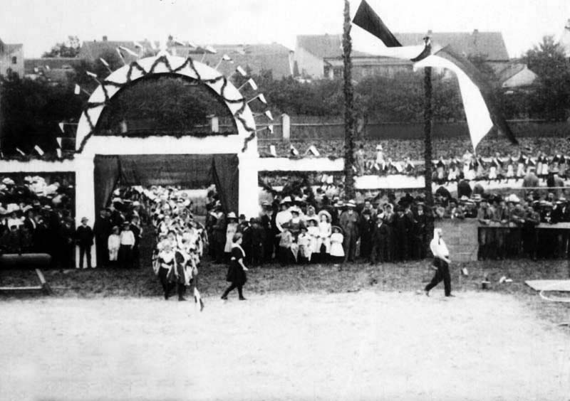 Public exercise of gym unity Sokol in Česká Brod on June 10, 1910 to celebrate 40 years of duration with the participation of surrounding units - Picture 5