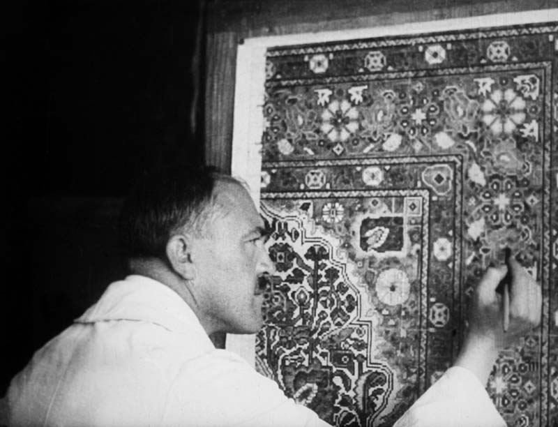 Gobelinová and carpet school in Valasske Mezirici - picture 2