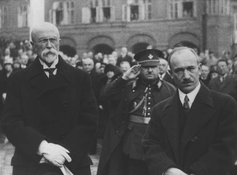 Celebrations of the 10-year anniversary of the Republic in Prague - Picture 2